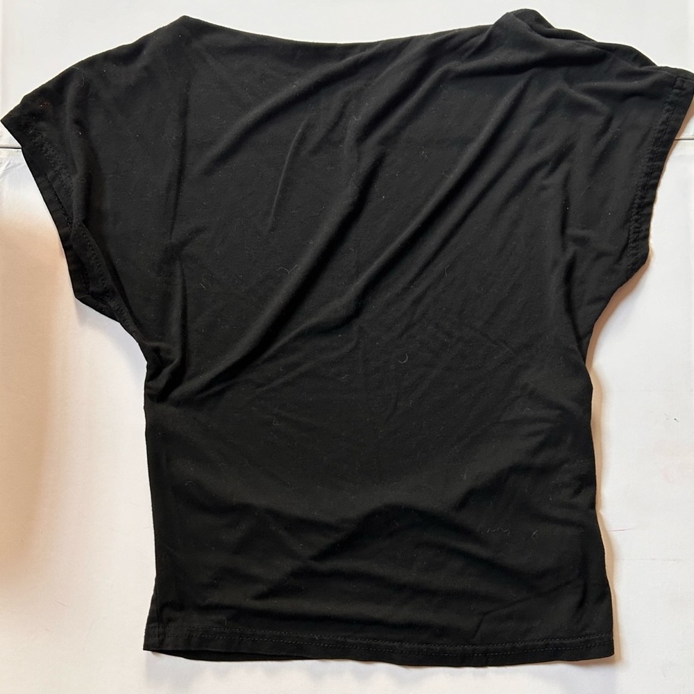 Backless slim fit tee!